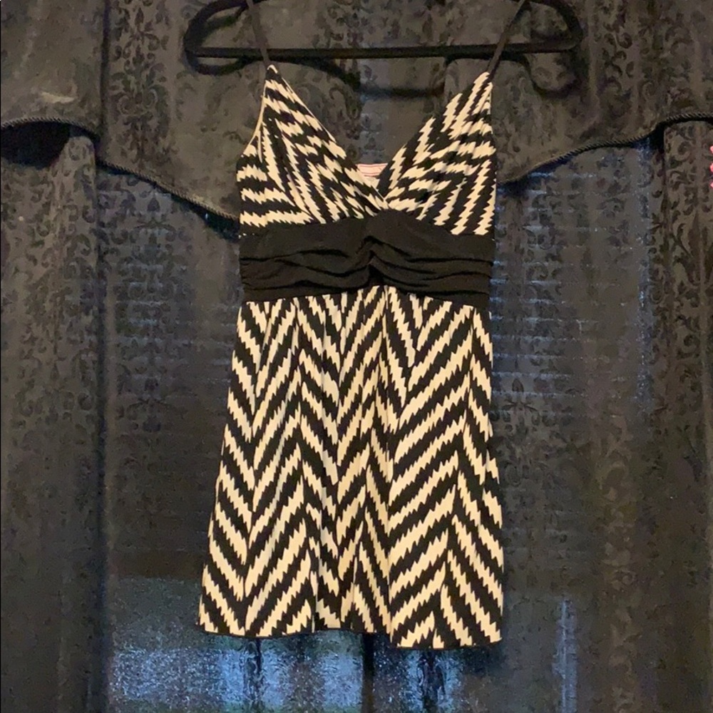 Black and white chevron tank top